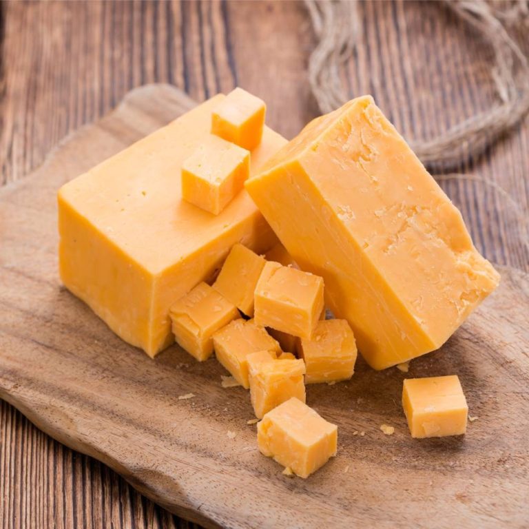Cașcaval Cheddar calup, ~3 kg/calup - Sugestie de prezentare